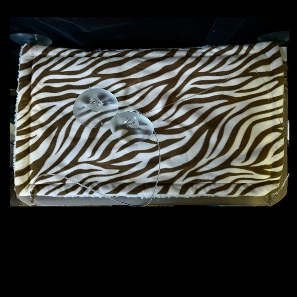 Sunny Seat Window-Mounted Cat Bed - Picture 7 of 16